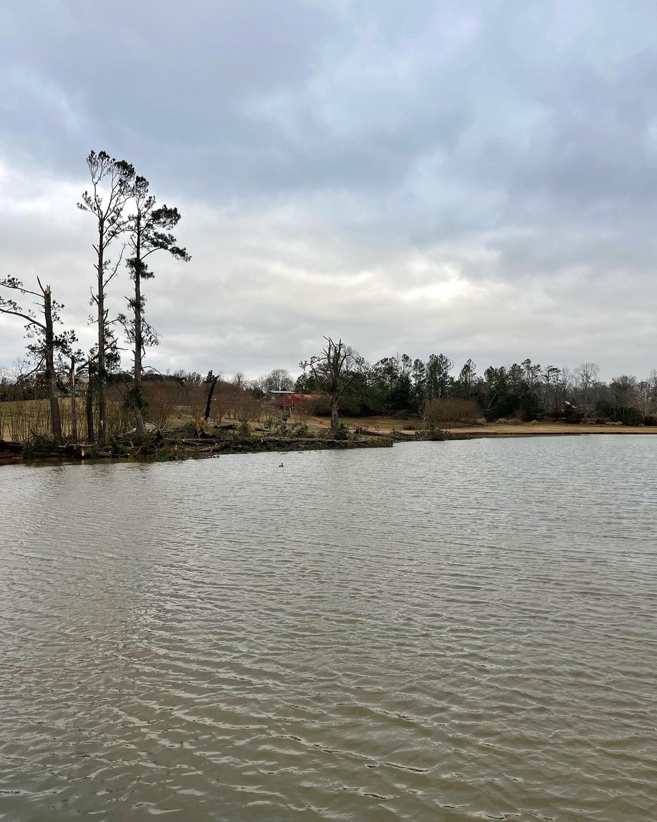 jbtinsley's tweet photo. Tornado ripped through my course last night. The entire town of Griffin had unbelievable damage. #cabincreekgolfclub #GriffinGA #griffinstrong #georgiapga #pga #gcsaa https://t.co/lkSyWY7vg8