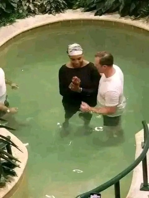 Ehimafevbota's tweet photo. Glory to Jesus. The world Tennis superstar Serena Williams accepted Jesus and she's Baptized. Glory be to God what a great Joy in heaven. https://t.co/t4sQVmkgR5