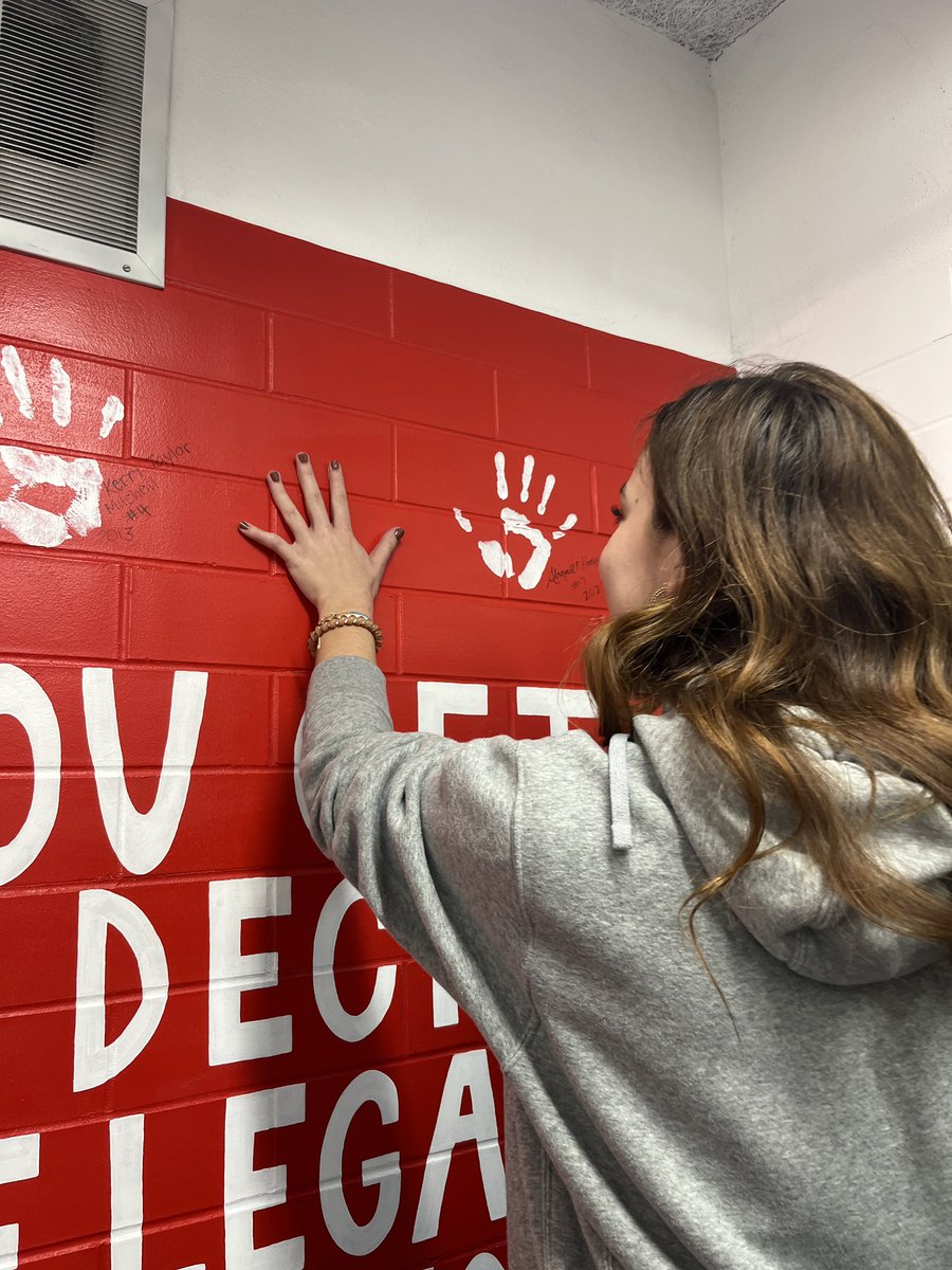 fc_vball_'s tweet photo. “You get to decide the legacy you leave.” Senior handprints! #seniorsetter #loveourseniors #2023 @EmilieSelvidge https://t.co/ZphiTMWXpr