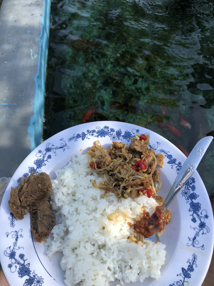 Ini_Enggar's tweet photo. Alhamdullilah…
Kerja gak kerja makan 😊 https://t.co/tlTR7LZHIm
