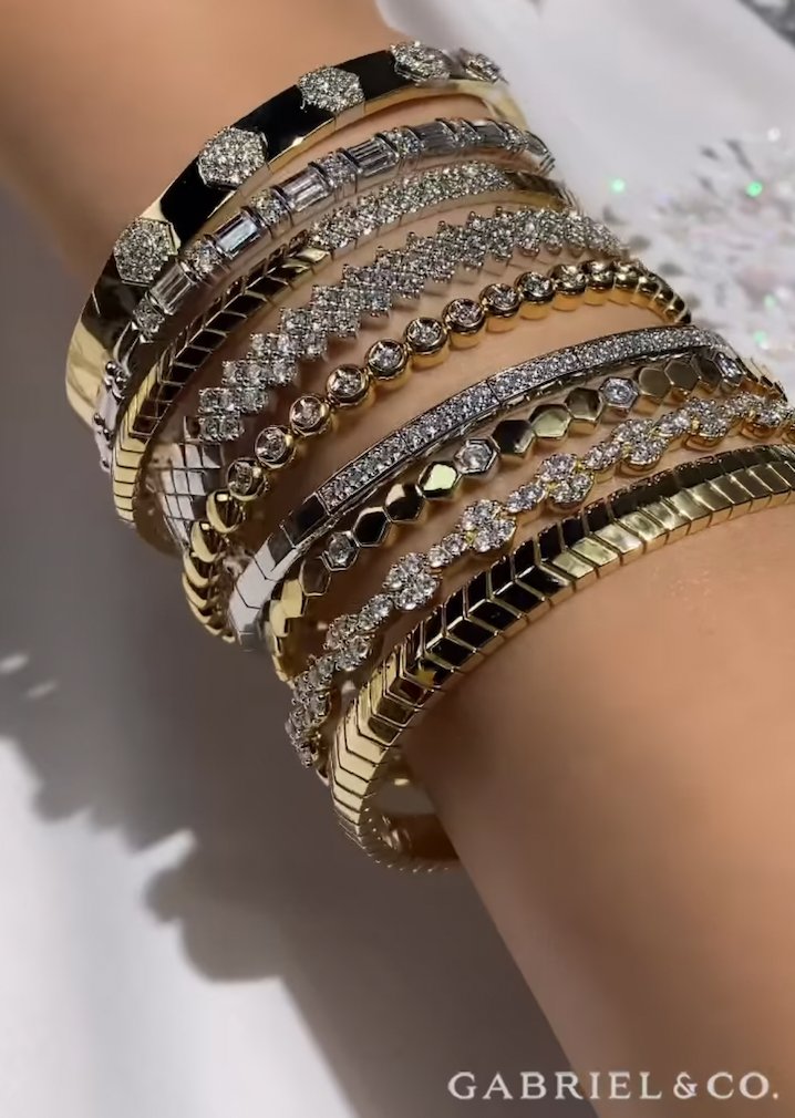 GabrielCoNY's tweet photo. Arm parties are back, and everyone's invited!
#armparty #bracelets #braceletstack #bangles #goldbracelets #diamondbracelets #goldbangles #diamondbangles
https://t.co/6BH2lMjgUZ https://t.co/oBN1Knjfdu