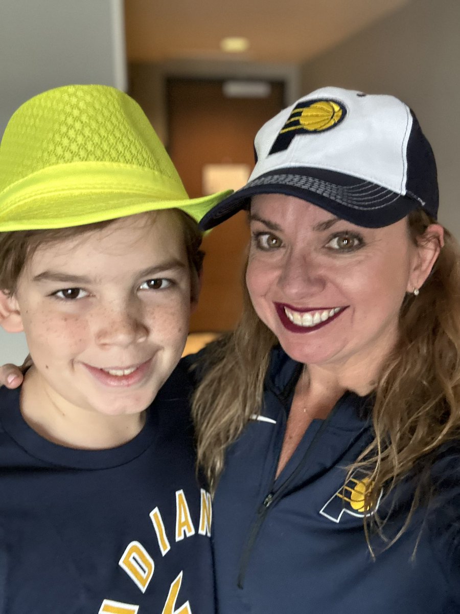 tawells's tweet photo. Cincy fans ready for #pacersgamenight @Pacers https://t.co/MQjWnLHU42