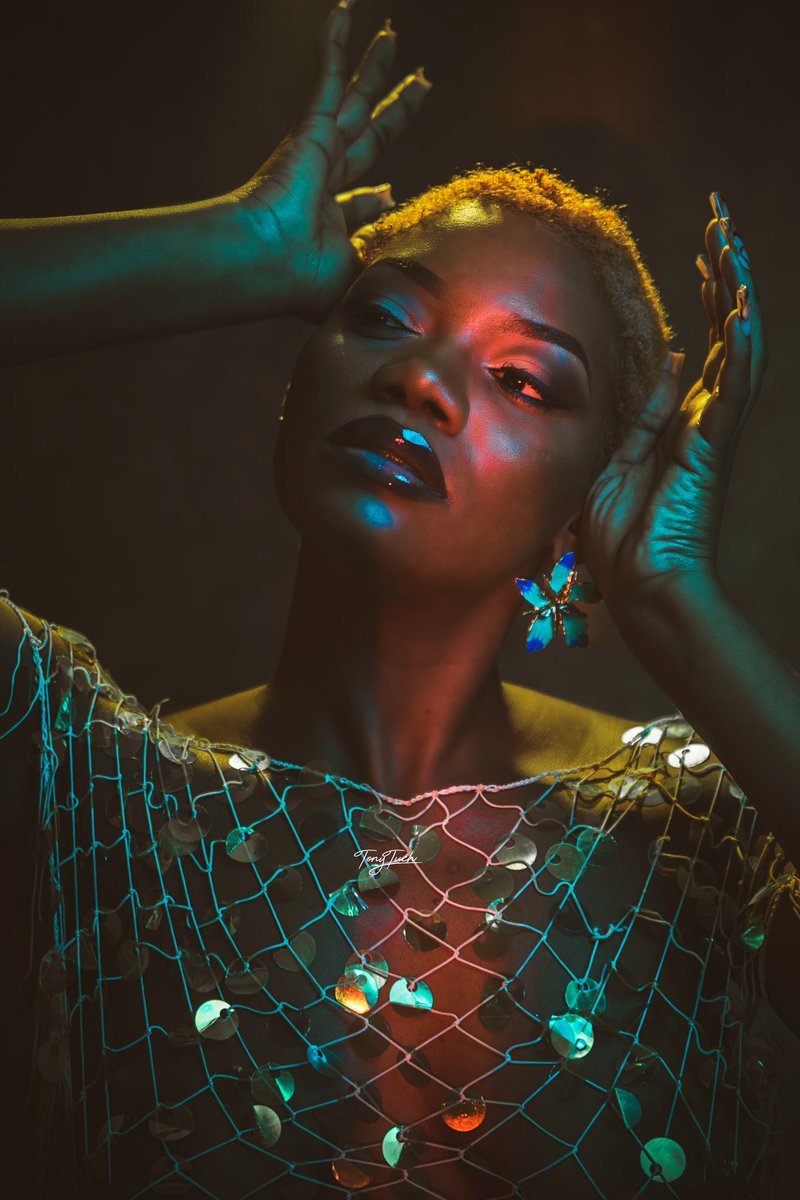 This is what an EXQUISITE BLACK QUEEN LOOK LIKE

Swipe!!

#gelphotography #Fashionista