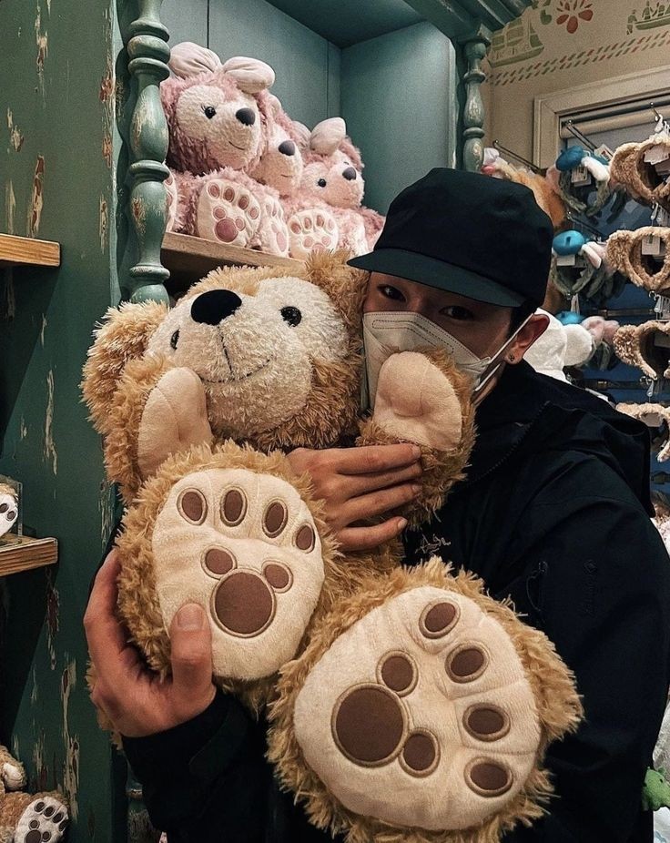 markrexd's tweet image. ⠀   
ㅤ          POV : você tem muito bom
ㅤ        gosto, se apaixonou por mim 
ㅤ       e esse é o seu rolo de câmera.
      ⠀