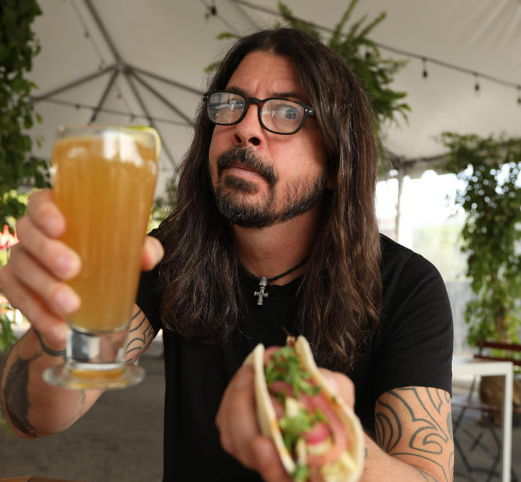 rocknrollgarag1's tweet photo. Happy 54 birthday to the legendary guitarist, drummer and singer Dave Grohl (Foo Fighters, Nirvana)! https://t.co/FH0iYuNzBu