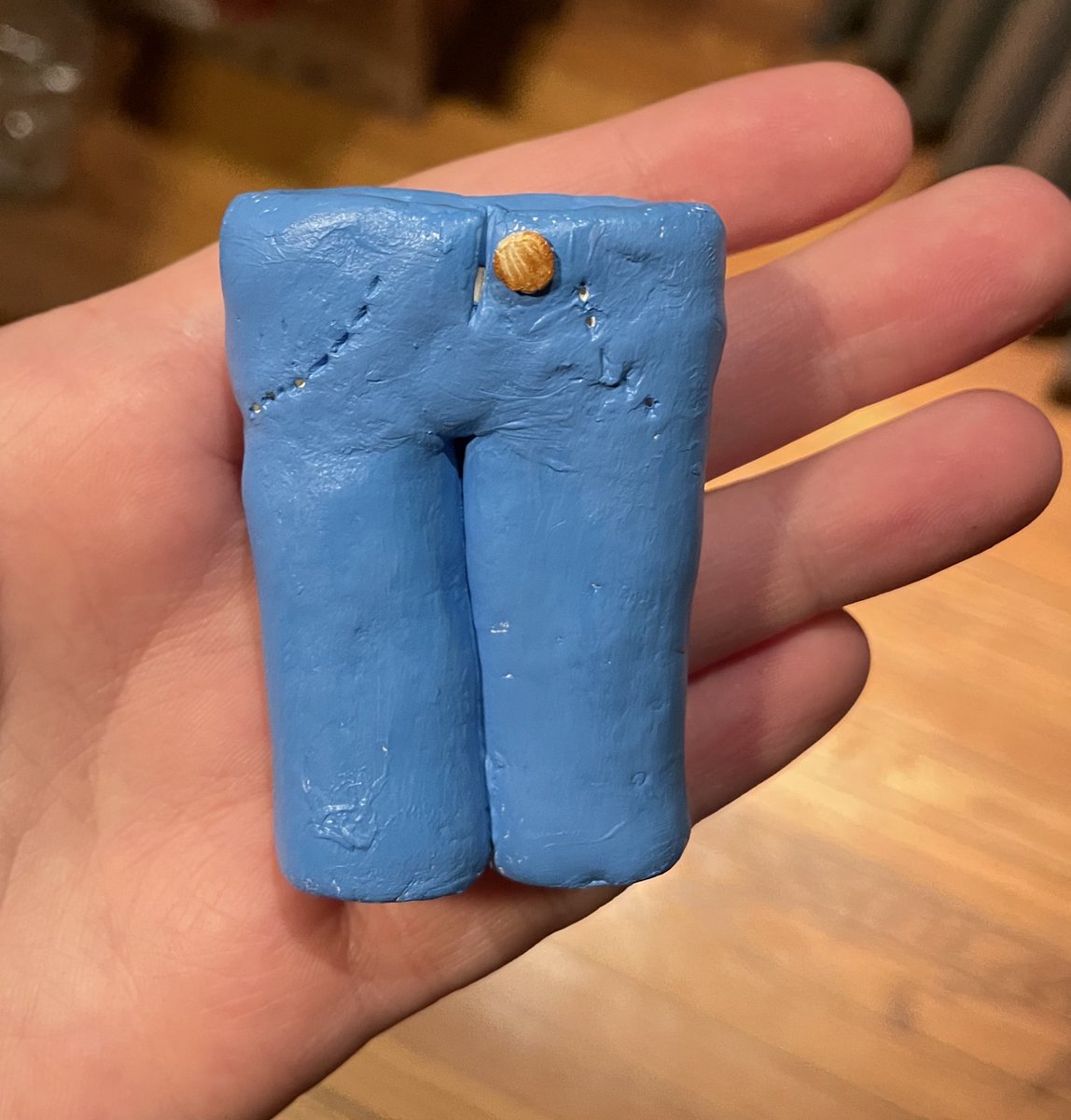 2Saddington's tweet photo. well I made a julpture so https://t.co/oqHfsMS6ic