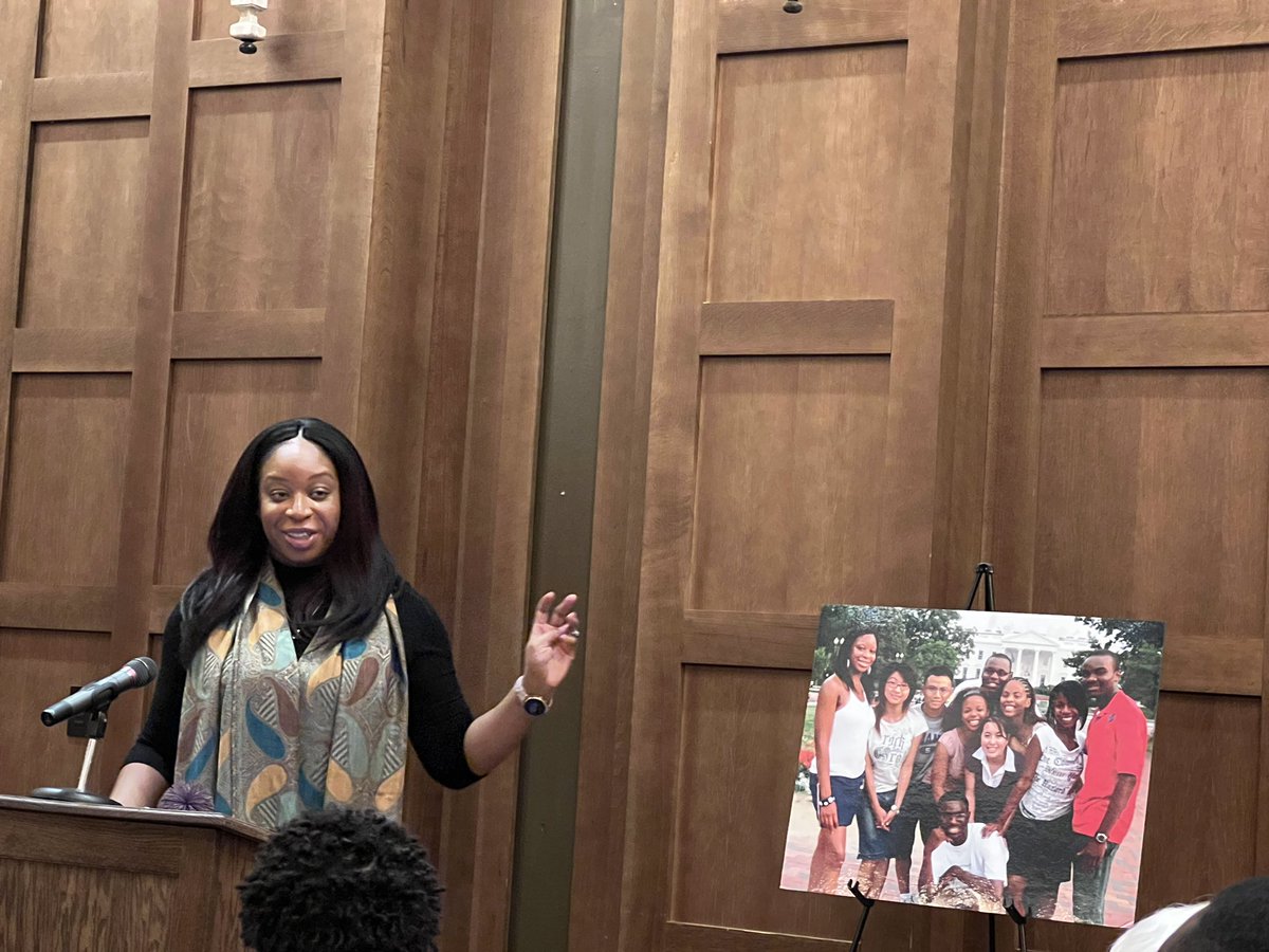 officiallaxgirl's tweet photo. Excited to hear from Ijeoma Anyanwu, a fellow @possefoundation scholar, give the @Sewanee_Career Beyond the Gates keynote speech this evening! 

She’s the deputy chief for data and strategy at the District of Columbia Public Schools, and y’all know I love my data!⌨️ https://t.co/JKkoXNDpjw