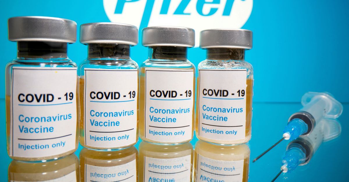 Reuters's tweet photo. U.S. FDA, CDC see early signal of Pfizer bivalent COVID shot's link to stroke https://t.co/gcZtkKmmXa https://t.co/bhvZjIWZXq