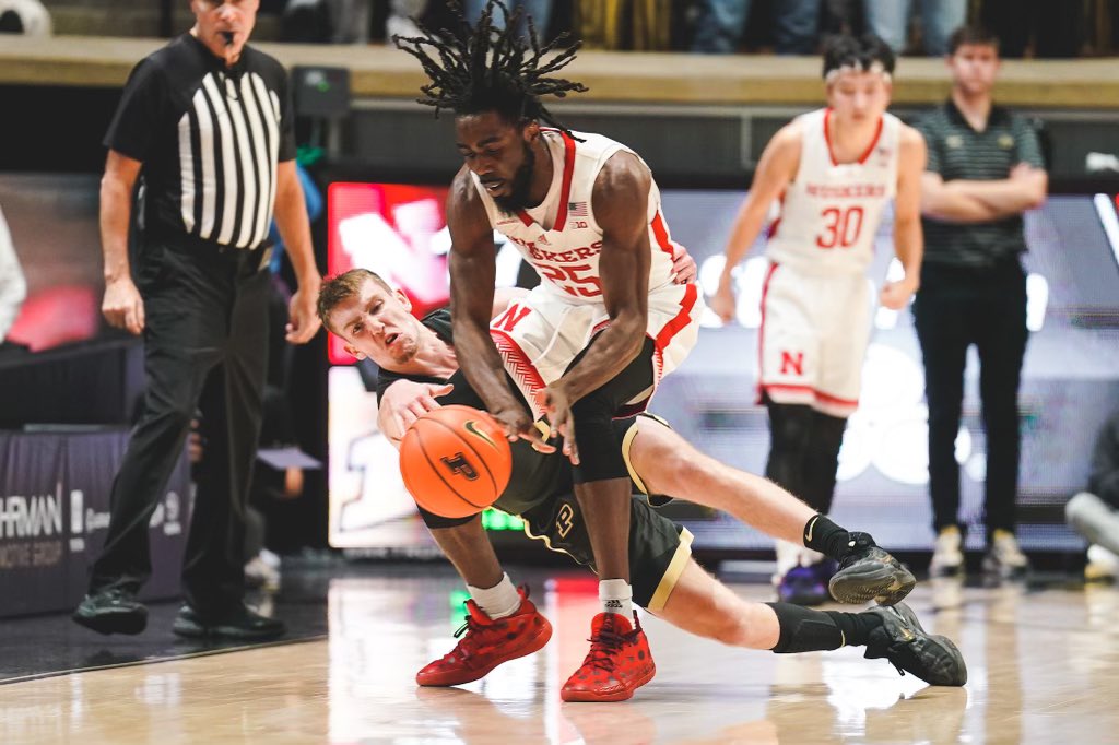 ISC_PU's tweet photo. 🏀 Final from Mackey 🏀

🚂 Purdue 7️⃣3️⃣
🌽 Nebraska 5️⃣5️⃣

👏 Matt Painter Victory #️⃣4️⃣0️⃣0️⃣

▪️Loyer 27p/3a 🎯🎯🎯🎯🎯🎯
▪️Edey 12p/13/1a/4blk
▪️Smith 10p/5r/4a/1stl 🎯

📊 Stats of the Game
🚂 Rebounds 38-19
🚂 Time Led 39:18

⏭ 1/16 at Michigan St ⚔️ 

📸: @snapsbyme https://t.co/W5EImyEJNM
