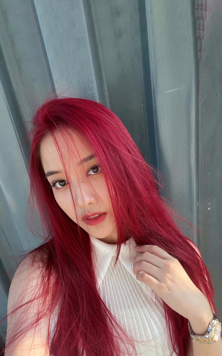 GemLucifer's tweet photo. I love her so much Freen Sarocha 🤏🏻🫠

#wallpaper https://t.co/Psvkcn1w7f