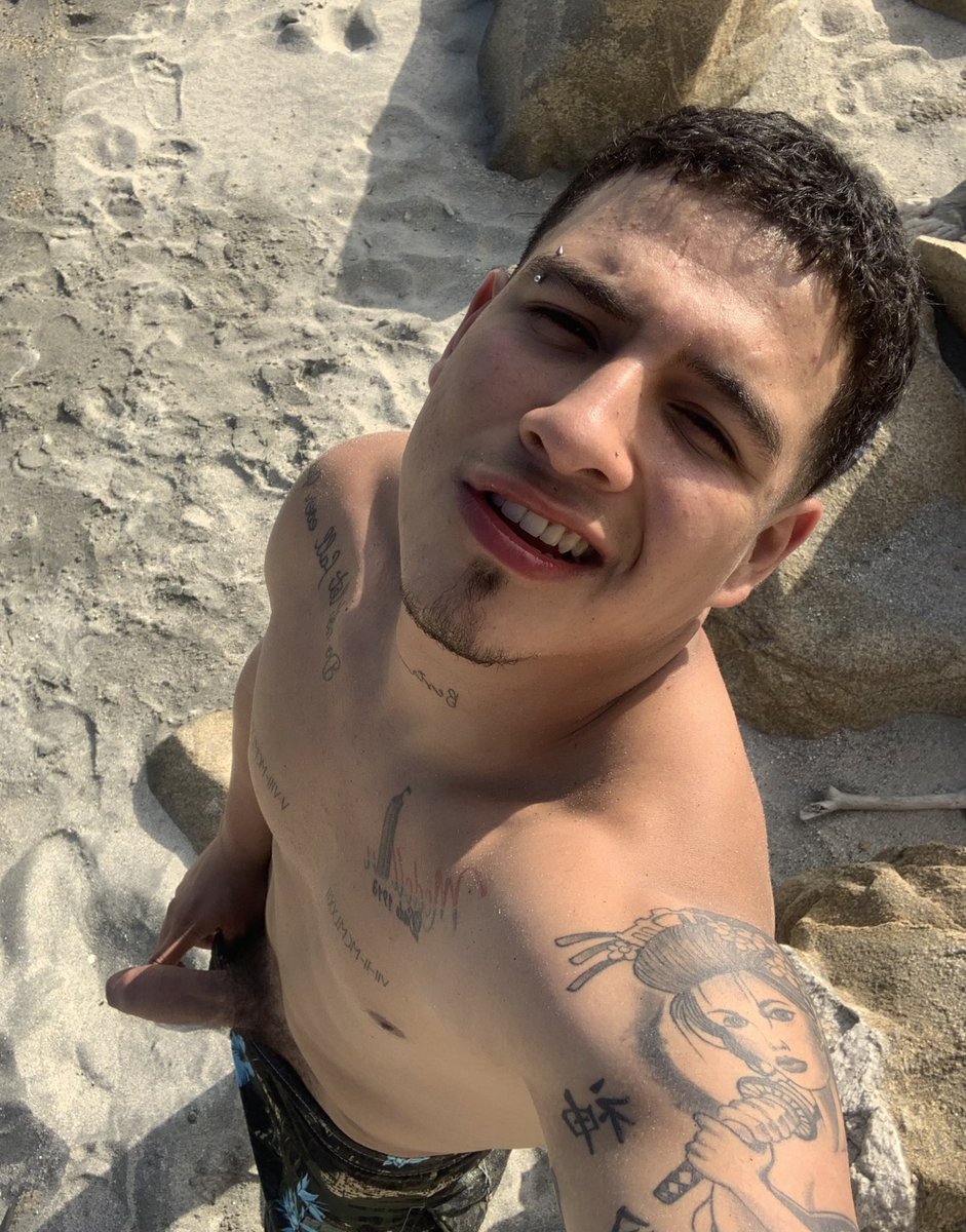 Juanccfigueroa's tweet photo. Me dañaron la paja Qn me ayuda a terminar https://t.co/5BG8yJukBU😈😈😈😈🍆 https://t.co/Pk2atD2Tkj