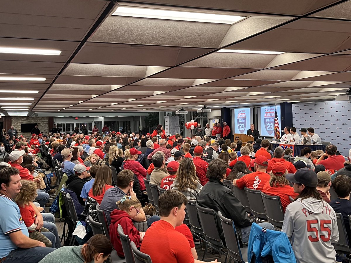cardenales's tweet photo. ๐Jefferson City, MO
#CardsCaravan ๐ https://t.co/vJmB4FmYIj