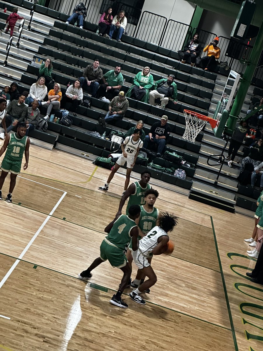 PrincipalSDavis's tweet photo. A little high school basketball 🏀 to start my weekend! #JCMCougars https://t.co/eJ0ZWxbuLr