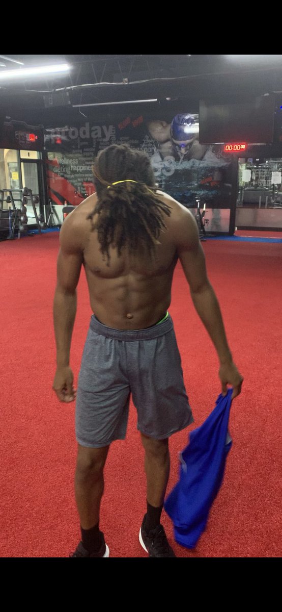 hinson_silas's tweet photo. Been grinding with the lights off and blinds closed!!! I donโt want no updates #170lbโ
you WILL feel me next season๐ฏ https://t.co/GWNt7Nvi26