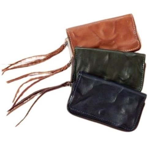 CHARCOAL_GREEN's tweet image. 1/14Furniture店Tamuraです。
ANNAKから3WAY KEY CASEの紹介です。
アナックのオリジナルレザーに洗いを施したキーケースはコインケースとカードが一枚入る仕様になっています。ふらっとお出かけするのに便利なアイテムです。
bit.ly/3w36kfv　#チャコールグリーン #ANNAK #KEYCASE