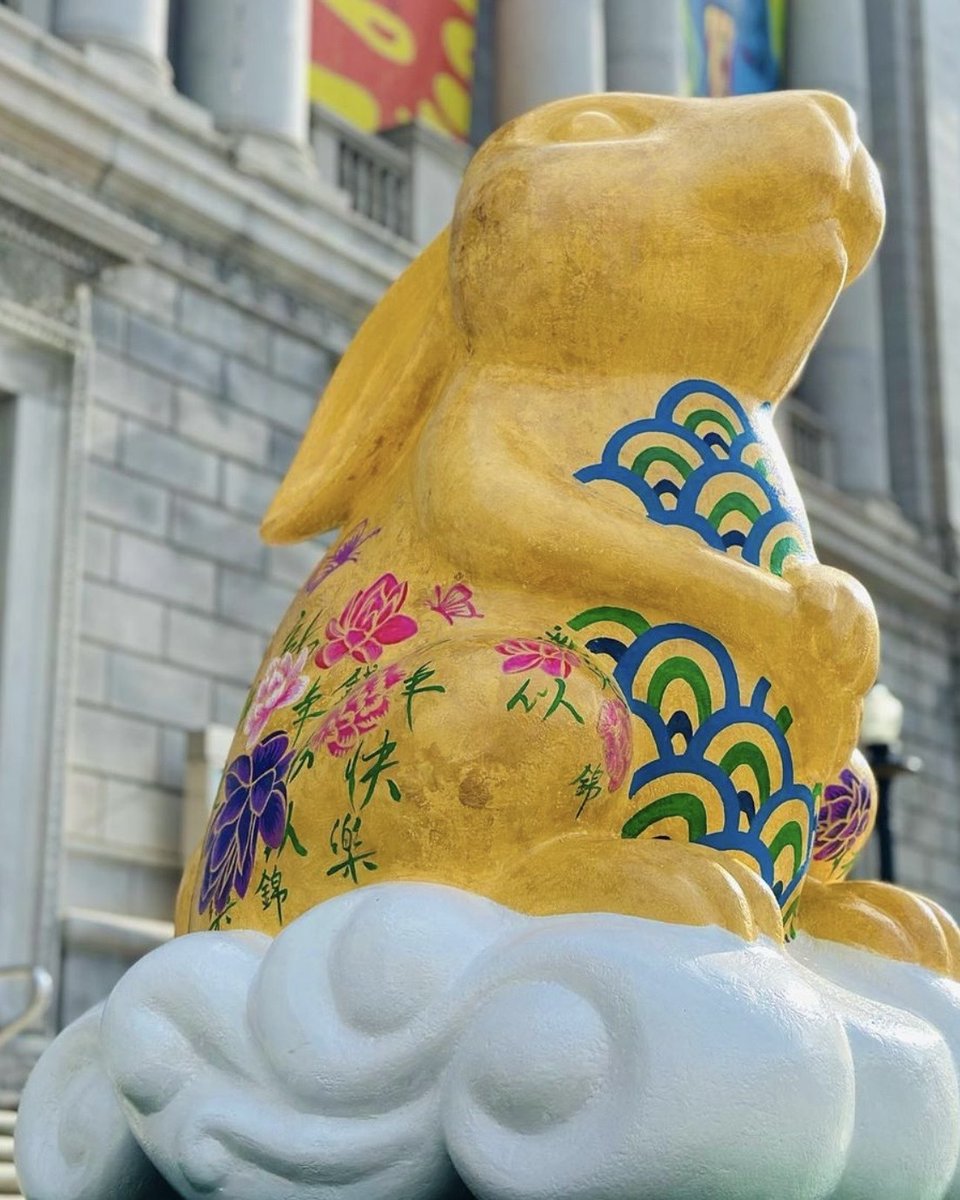 asianartmuseum's tweet photo. Hop on over to find the @ChineseParade Prosperity Rabbit! ππ
The gold to represents wealth and prosperity, while the circular pattern on its front symbolizes fortune and water. πππ§
ποΈ #RabbitOnParade will be on view through Sunday, February 5!
π·: @ c_lantro https://t.co/xo86tCOObn