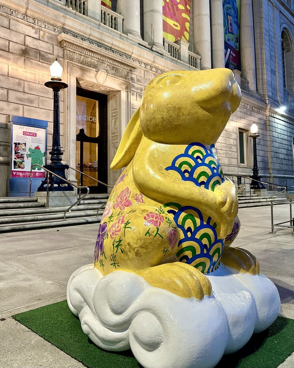 asianartmuseum's tweet photo. Hop on over to find the @ChineseParade Prosperity Rabbit! ππ
The gold to represents wealth and prosperity, while the circular pattern on its front symbolizes fortune and water. πππ§
ποΈ #RabbitOnParade will be on view through Sunday, February 5!
π·: @ c_lantro https://t.co/xo86tCOObn