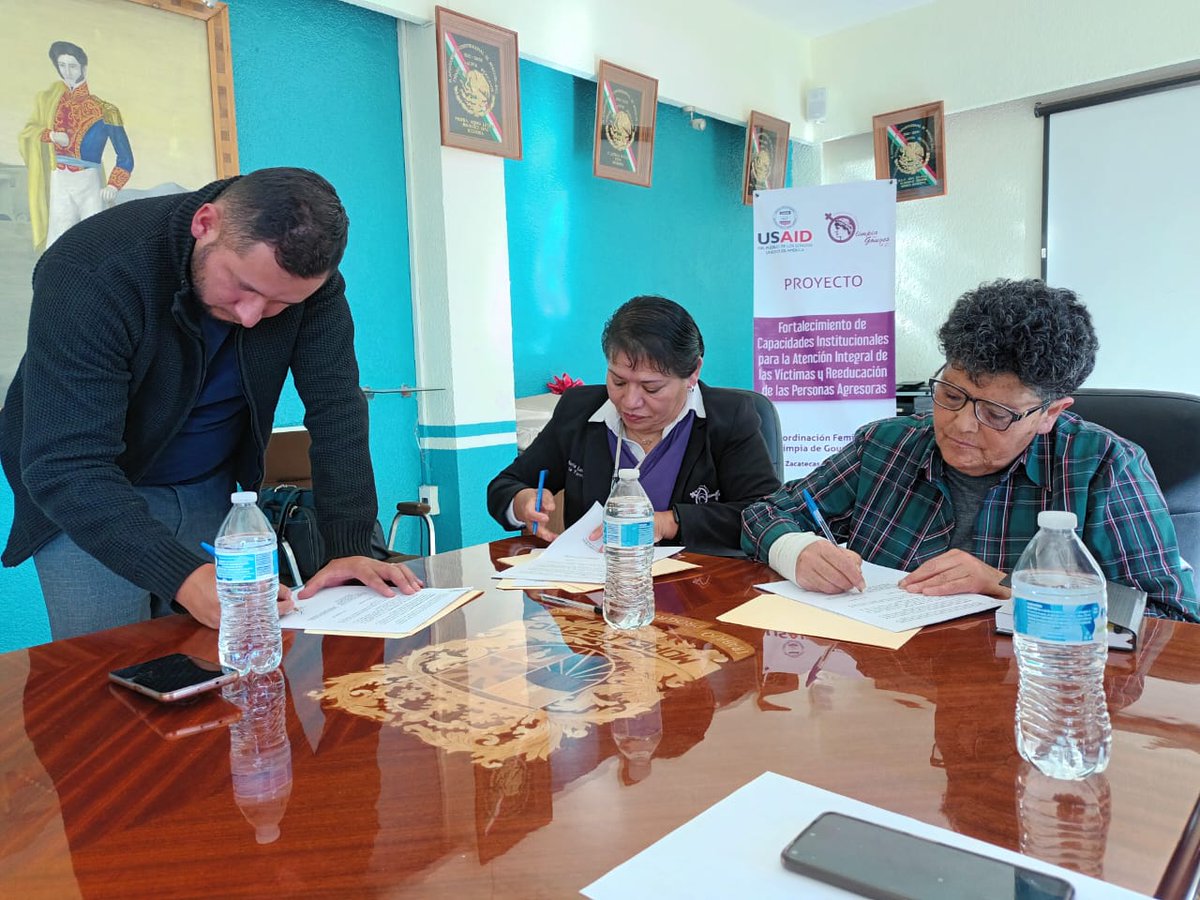GougesAc's tweet image. Firma Convenio colaboración entre la  Coordinación Feminista Olimpia de Gouges y el Ayuntamiento de Morelos, Zacatecas para el proyecto denominado “Fortalecimiento de Capacidades Institucionales para la Atención Integral de las Víctimas y reeducación de las Personas Agresoras”.