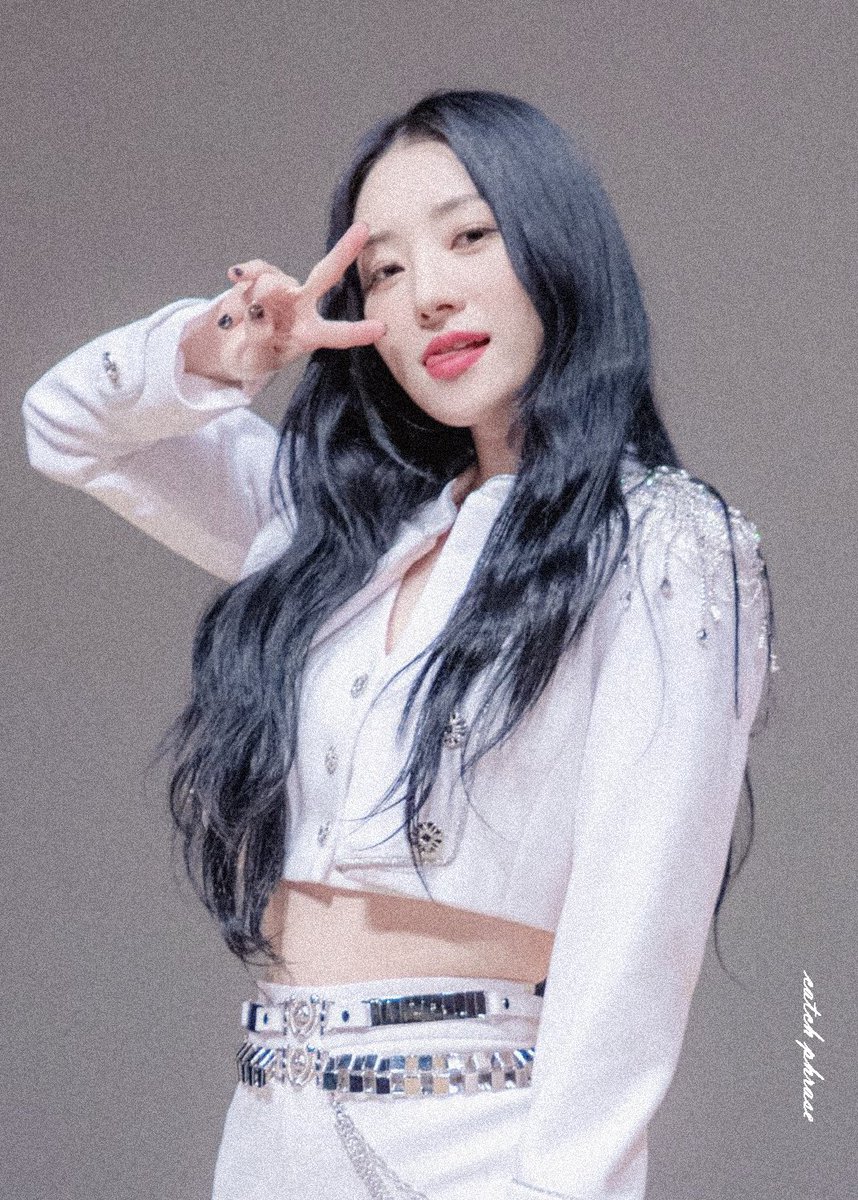 cat_p810's tweet photo. 𝟐𝟎𝟐𝟑 𝒔𝒆𝒂𝒔𝒐𝒏 𝒈𝒓𝒆𝒆𝒕𝒊𝒏𝒈
'𝑳𝑶𝑽𝑬 𝑺𝑯𝑶𝑻'

리트윗 하신 분들 중
2분께 수아 달력을 드립니다.

*당발 : 23.01.17
*국내 배송 한정
*실제 달력에는 노이즈가 없습니다.

#수아 #드림캐쳐
#sua #dreamcatcher https://t.co/i1QiutTNDK