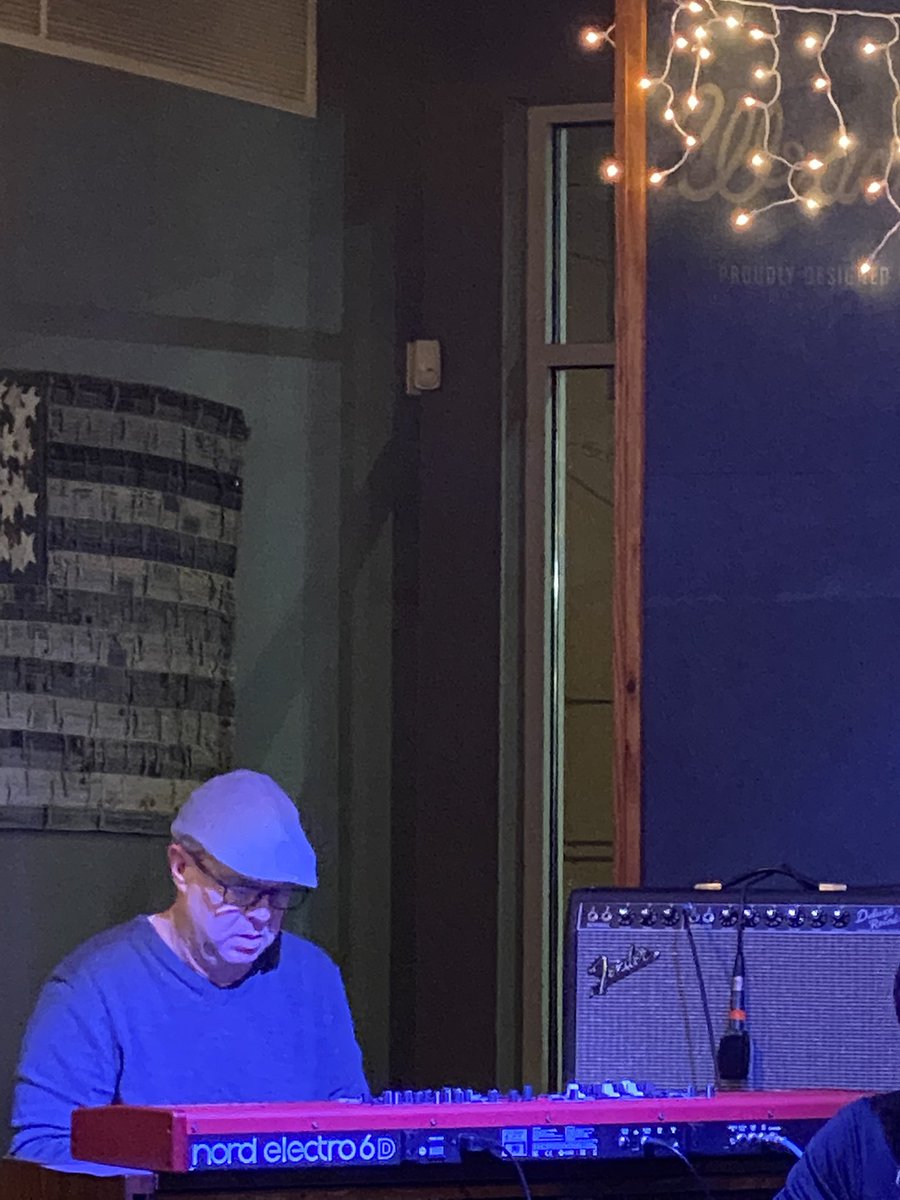 CBunnies's tweet photo. @BruceArians is this you on the keys? https://t.co/hpnFg4UpJp