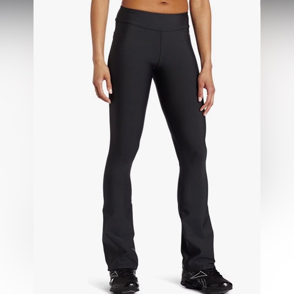 vanderhoof_m's tweet photo. So good I had to share! Check out all the items I'm loving on @Poshmarkapp from @NancyHndez #poshmark #fashion #style #shopmycloset #reebok: https://t.co/bkxuta80HC https://t.co/Fz0JLGfsJ4