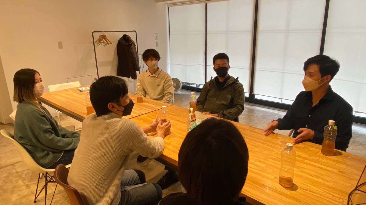 sibafuinc's tweet photo. 以前、SiBaFuでアルバイトしてくれたことのある、現Animal Logicで活躍中のショアン君(#shoan_yo)が遊びに来てくれました。

昔話から現在の事まで、スタッフ共々とても楽しくお話ができて、あっという間に時間が過ぎてしまいました。
 
また、会える時を楽しみにしてますーI https://t.co/U7G07zZUkz