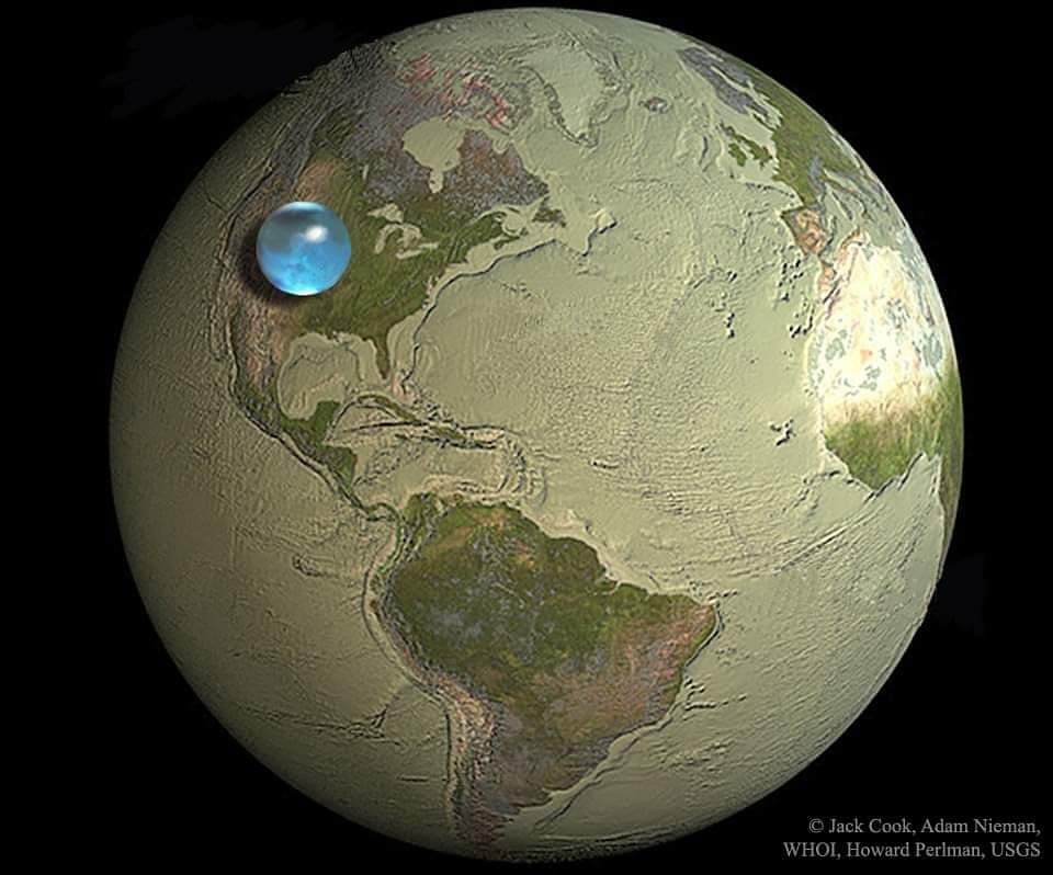 Esta 'pequeña' esfera celeste representa absolutamente toda el agua que existe en nuestro planeta. El agua de los océanos, lagos, ríos, subterránea y hasta de la atmósfera y los casquetes polares.

📷: Jack Cook/USGS