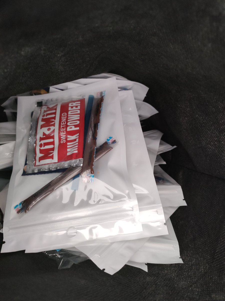 rj_cart's tweet photo. Hellooo! I'll be giving away one (1) unofficial light ring bag as well as mini snack packs hehe I'll post my loc nalang later :)

Like and rt nalang to spread
(winner of lr bag will be drawn from the rt-ers)

Thank you!! https://t.co/ufw2Kpzpfd