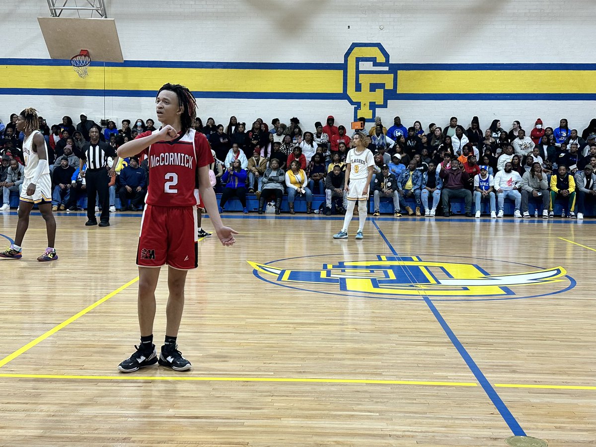 PrepHoopsSC's tweet photo. McCormick at Calhoun Falls Charter tonight in the Upstate. Big rivalry game here. Blue Flashes win a nail-biter 66-64 #PrepHoops https://t.co/Hod5XPJyNy