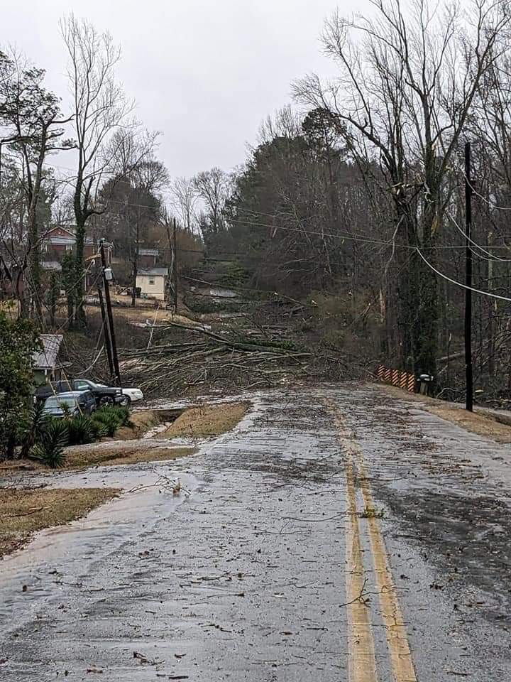 Pebbles_Starr's tweet photo. Hi everyone. We need everyone's prayers. We were hit by 2 F3 tornadoes yesterday here in Ga. We are without power and heat. They say it could be up to a week before we have any power. These are just a few pictures I have. I have a lot more. We are ok but could use the prayers. https://t.co/A2OozEier3