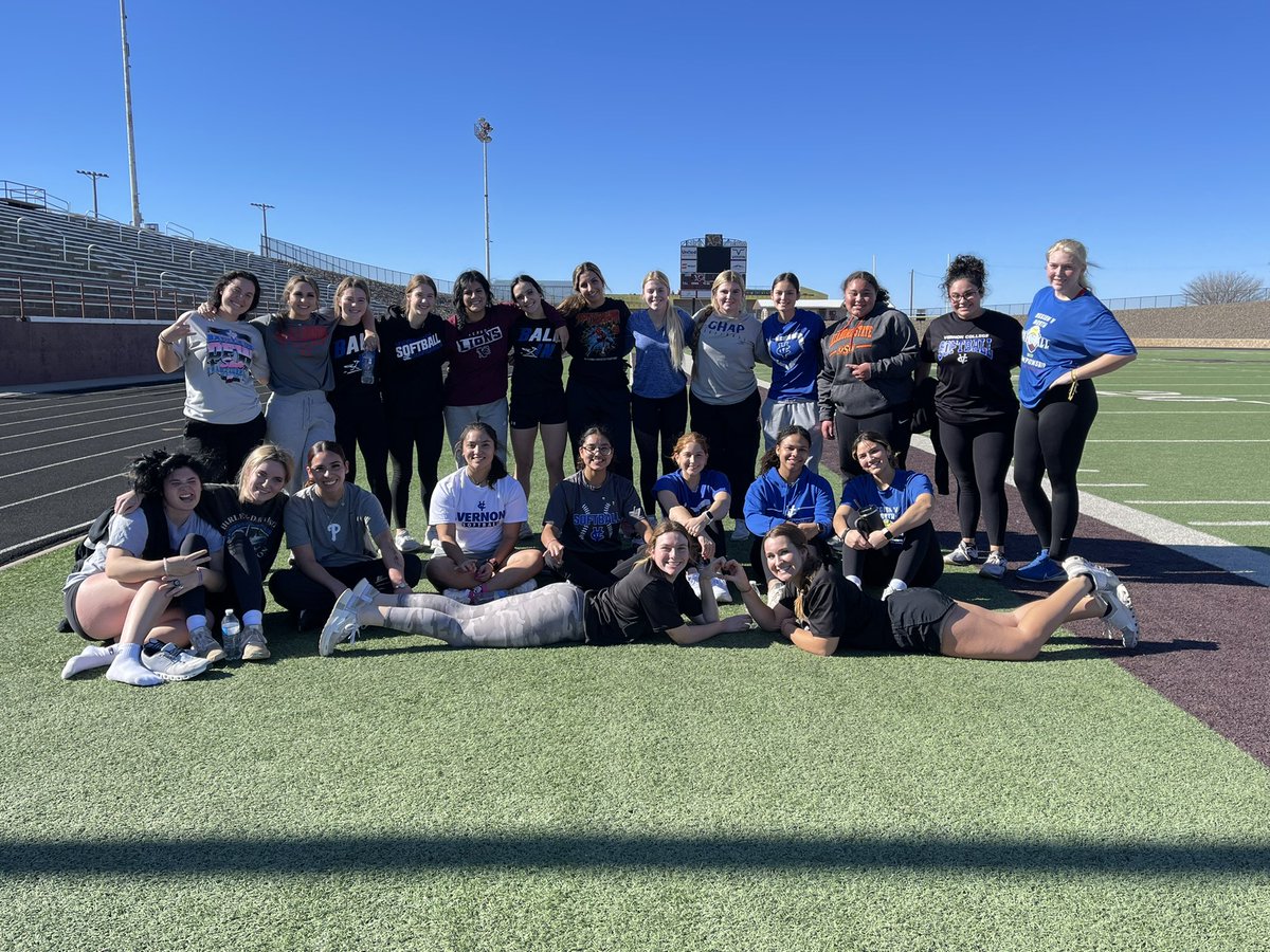 vernoncollegesb's tweet photo. Day 1 of 2023 in the books! Excited to see what this season holds! #OwnIt https://t.co/0cgCKcSXwO