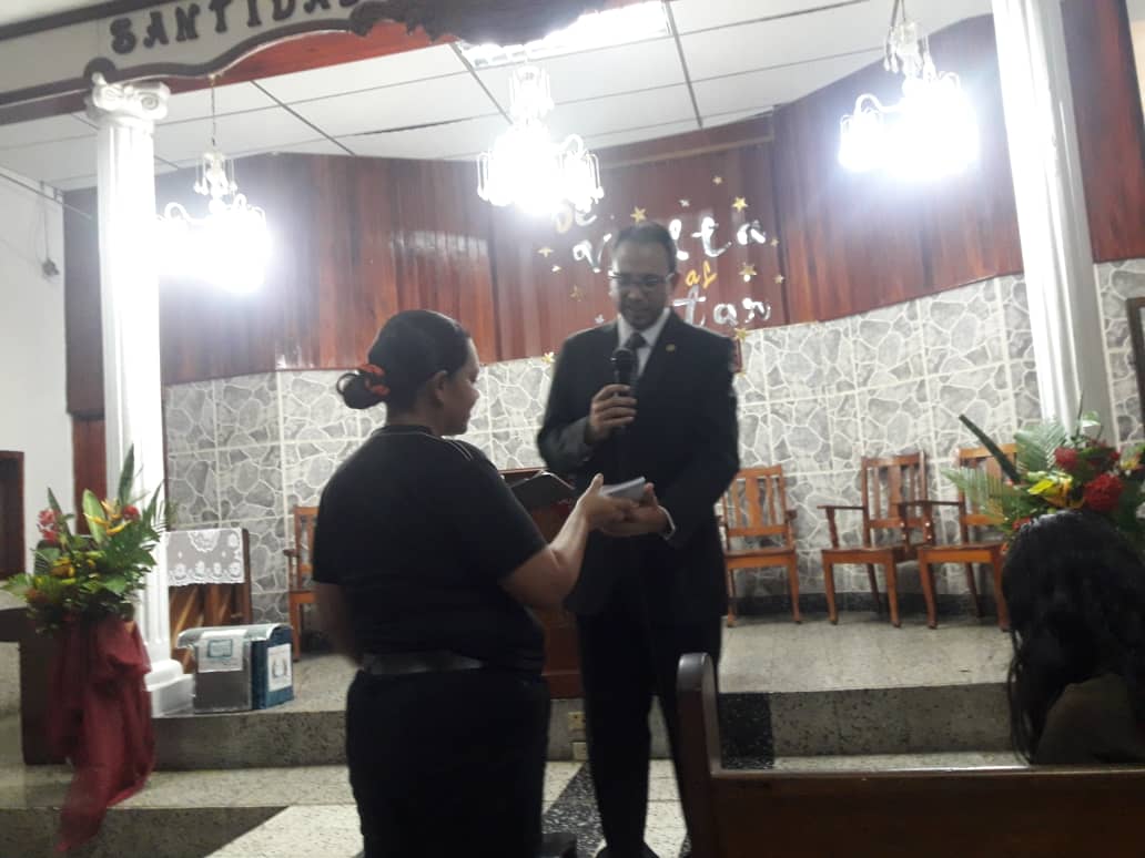ParedesJackson's tweet photo. ➡️🙏🏼 Hoy 3er día Oración de Vuelta al Altar, agradezco a Dios por la oportunidad de trazar la palabra en la Iglesia Central de Valera @ivaleracentral ...Señor Bendice a mi familia 👨‍👩‍👧 y la Iglesia ⛪ 

#FelizSábado #Oración #IWillGo #Adventista #UVOC #MVAE #Trujillo #Valera https://t.co/5sf3SEaTsr