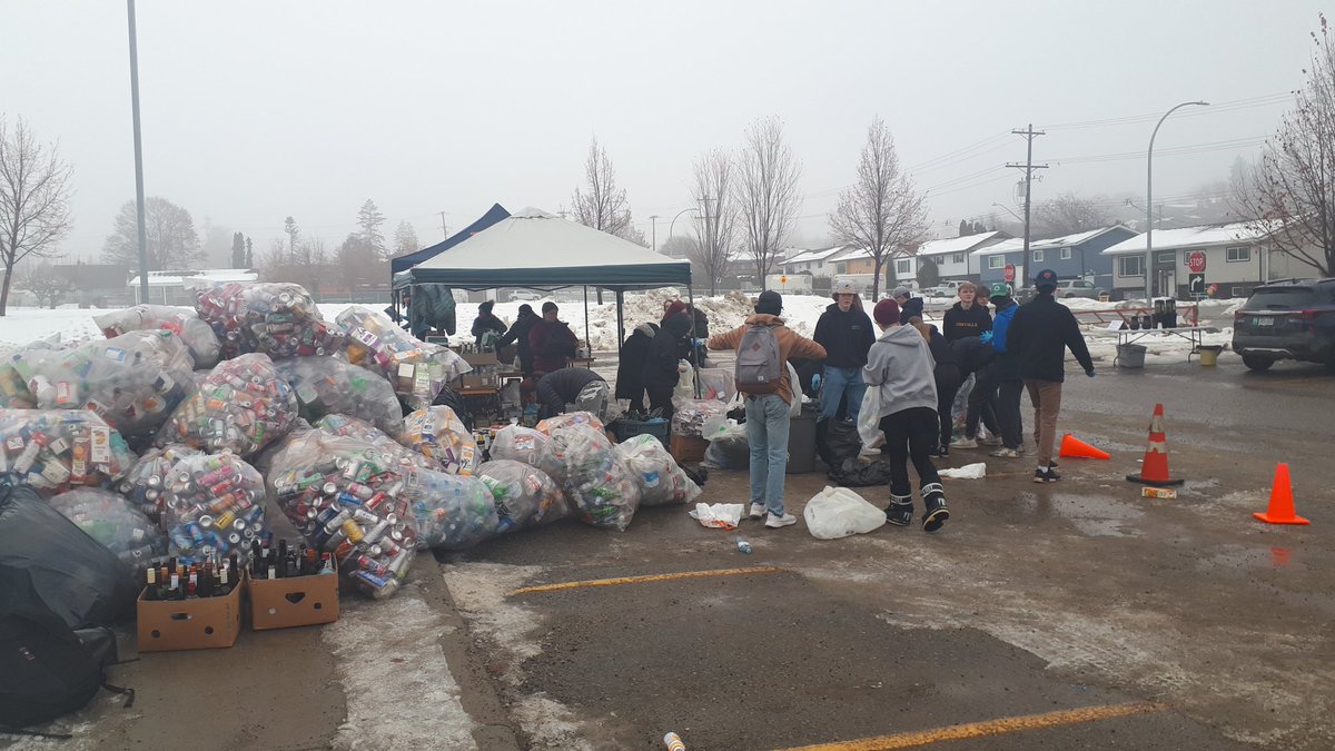 VernonSecondary's tweet photo. Thank you all who supported the grads of 2023 with their bottle drive.  Your generosity is appreciated. Special thanks to First Baptist Church for providing coffee and hot chocolate to keep our volunteers warm @SD22Vernon https://t.co/ZFNKjOMVPf