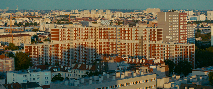 지난 주말에 본 영화 <가가린> 늦은 후기. 62년 프랑스 공산당이 세운 파리 외곽의 ‘가가린 주택단지(Cité Gagarine)’ 철거 전, 다큐 제작을 의뢰...