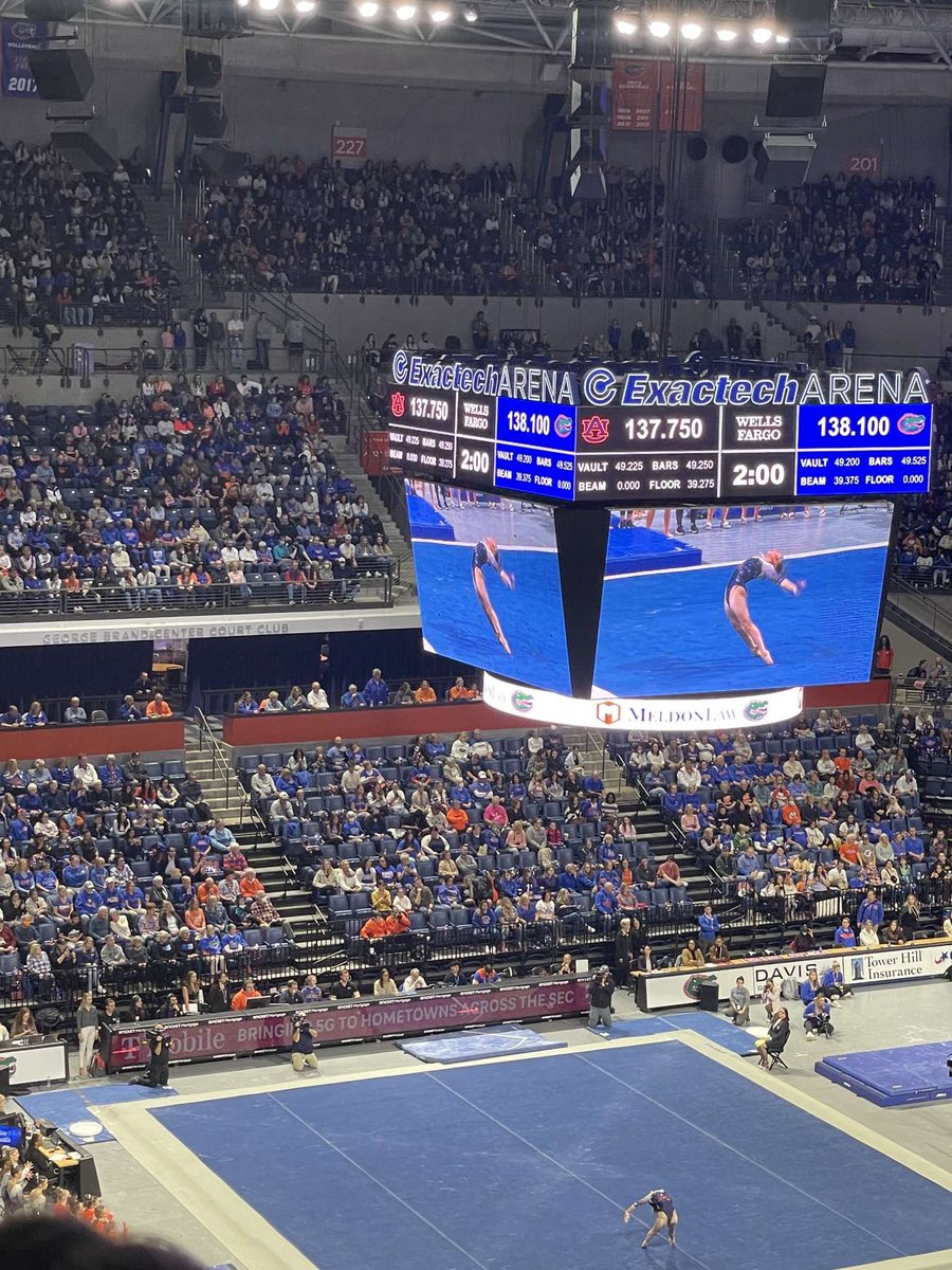 Sold out crowd watching gators beat SUNI LEE #wechomp #gatorgym #gogators @Olympics