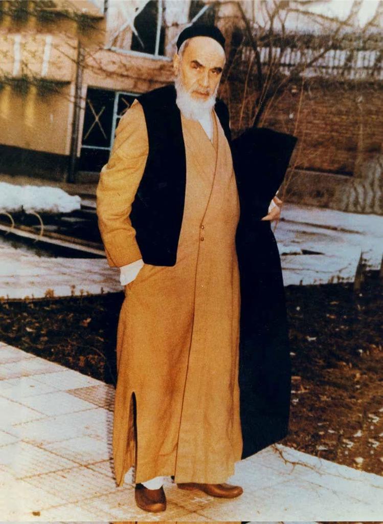 Saeedrmz24's tweet photo. برانداز واقعی فقط خودت بقیه در حد جوکی بیش نیستن...
تولدت مبارک روح خدا...❤️🌹❤️🌹
#امام_خمینی 
#برانداز_کبیر https://t.co/dNFlXnKFEZ