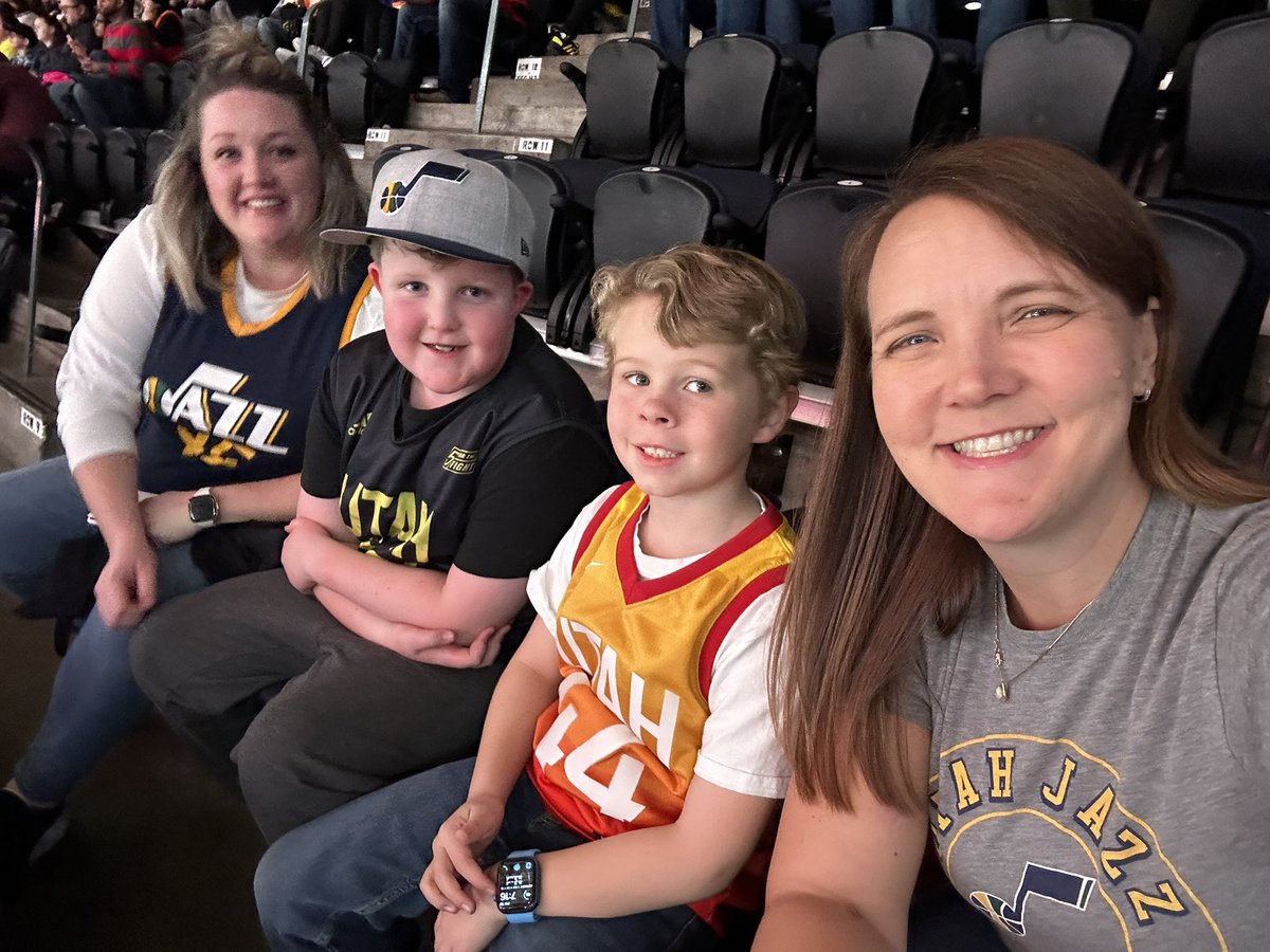 ldethman's tweet image. Happy to be back supporting our @utahjazz #TakeNote