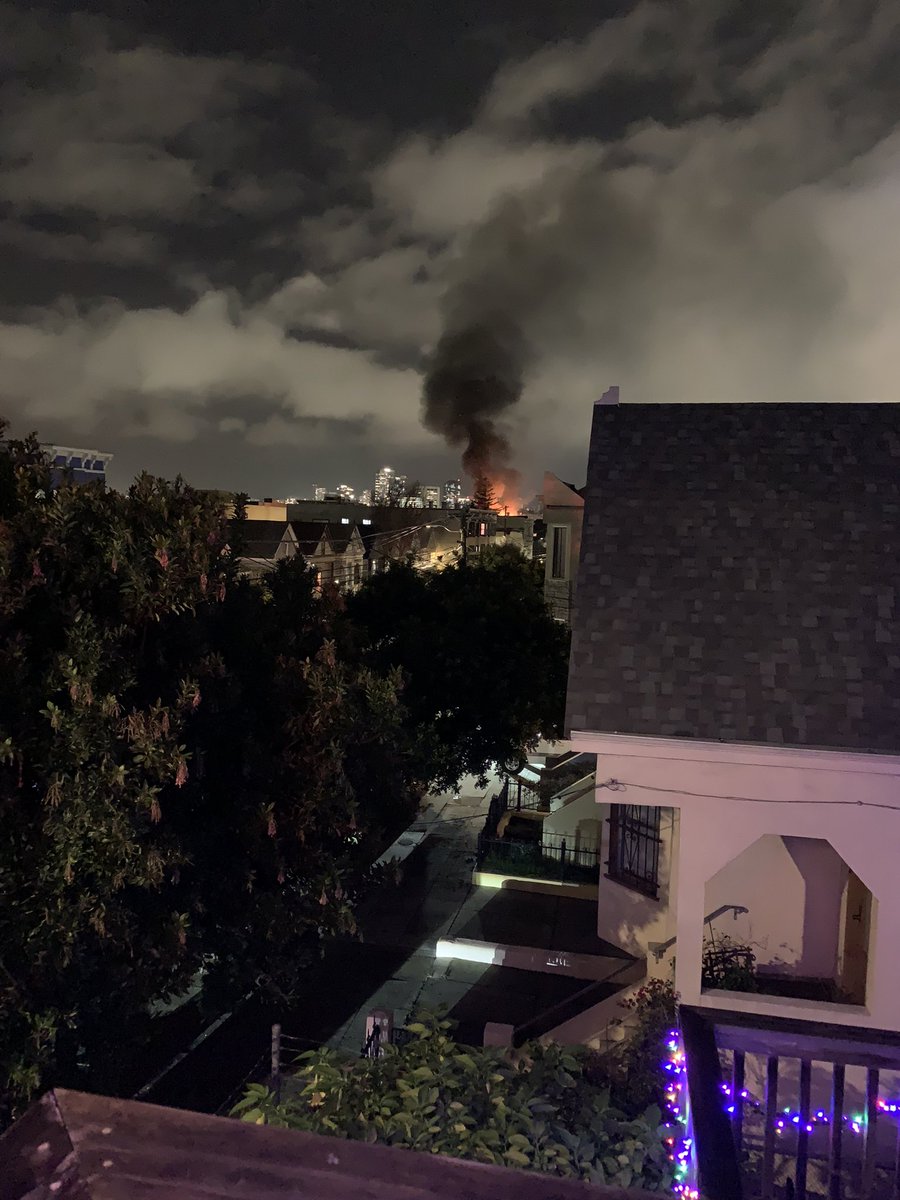 chavastar's tweet photo. Oh man huge fire in the mission https://t.co/q0jd0LGXq4