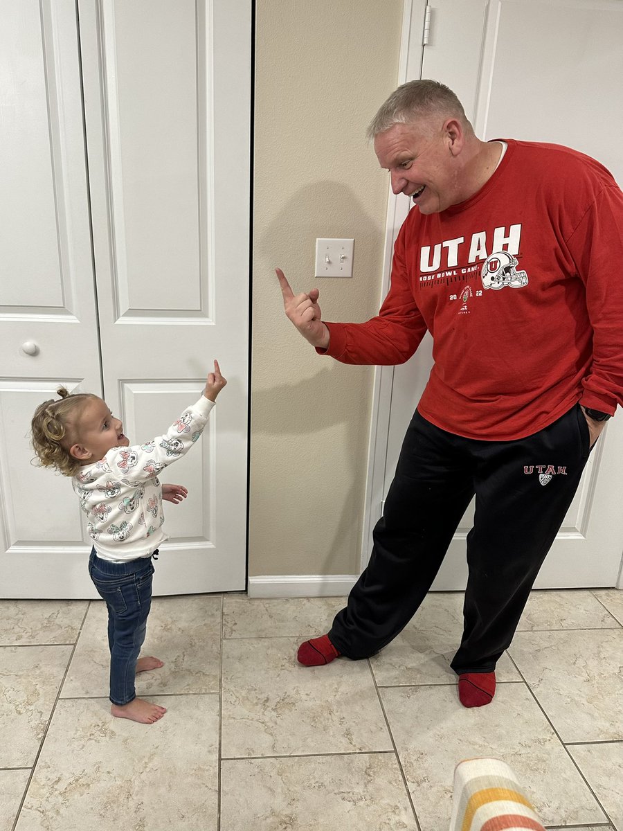 Day 1 of vacation and look what Papa taught Tilla. 😅🤣