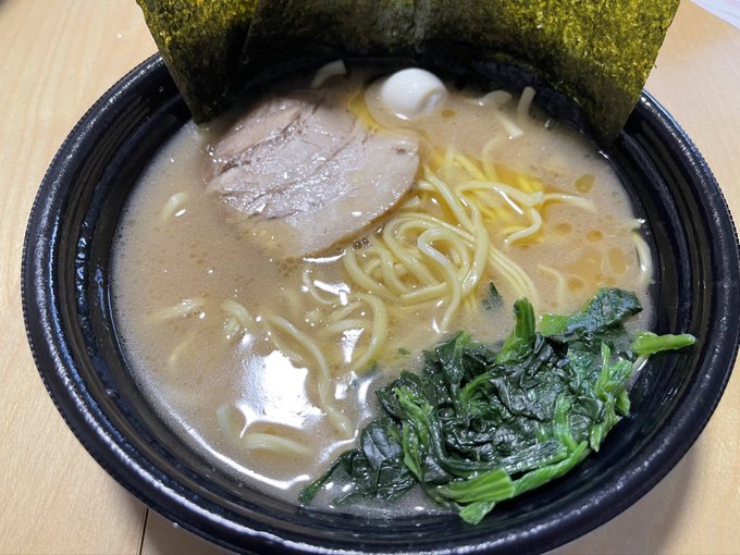 家系ラーメン😡 