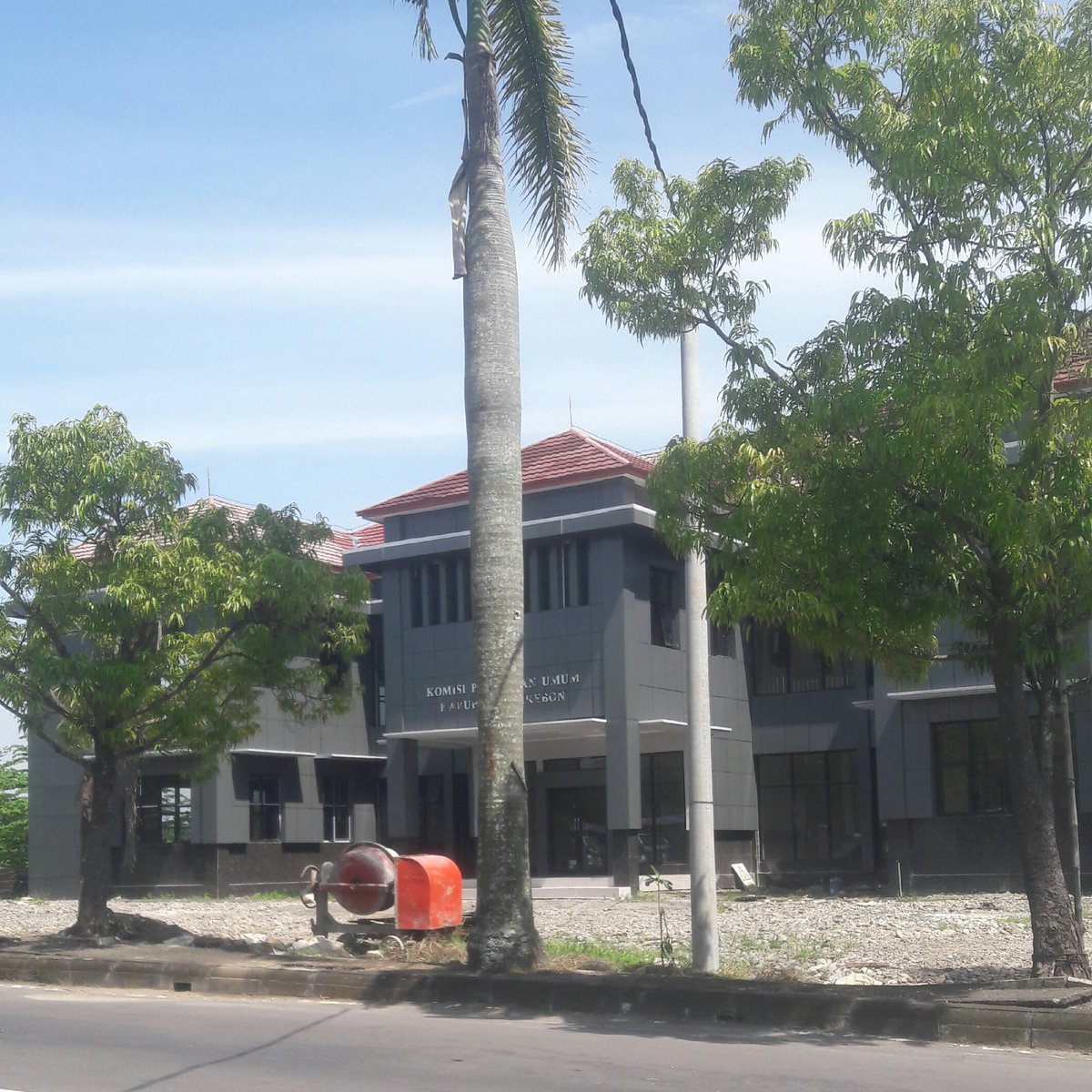 MP_Sejarah's tweet photo. 2) Kantor KPU Kab Cirebon
(msh tahap pembangunan)
Jln Dewi Sartika, Kel Kenanga, Kec Sumber, Kab Cirebon, Jawa Barat https://t.co/j5DOGSgxYb