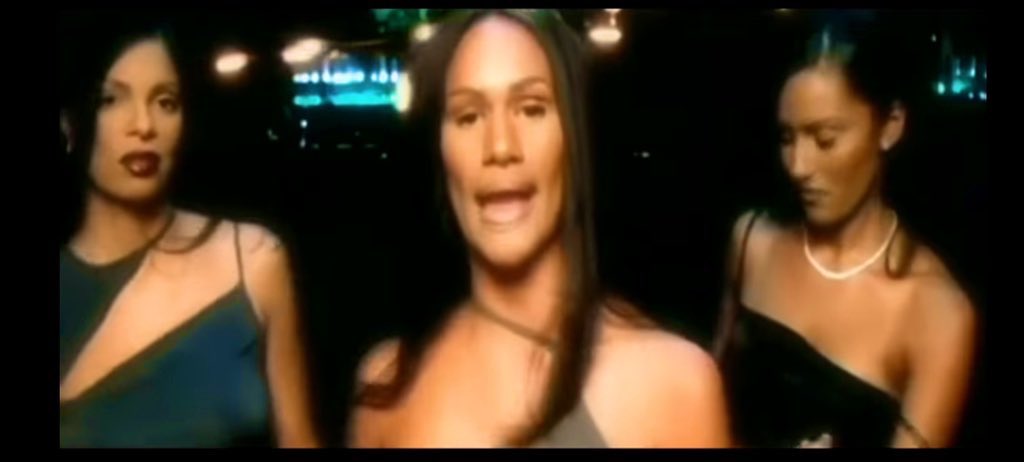 AlbaniacRevista's tweet image. #Amil in Can I Get A   will always be unbeatable That and Nicki Minaj in Only Ughhh It makes u do stupid 😂😂 🖤🖤🖤