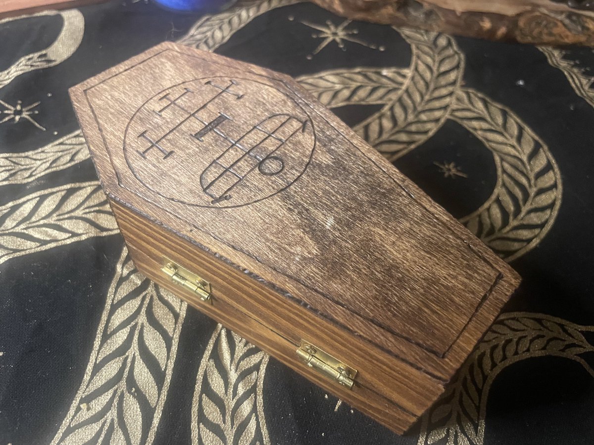 RevenantOracle's tweet photo. January shop update, now with altar boxes:

https://t.co/YPZQ6WDbud

#demonolatry https://t.co/bc8FVU6lhV