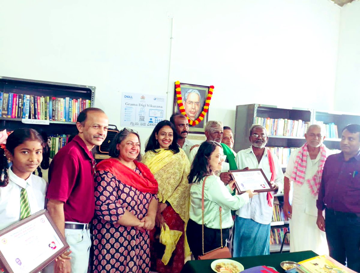 Such a lovely day visiting the rural libraries supported by <a href="/Dell/">Dell</a>. Last year 1300 Gram Panchayats libraries in Karnataka were given 6000 digital devices and it impacted 6.5 million people. A great initiative in 🤝 with <a href="/sikshana/">Sikshana Foundation</a> and Govt. Of Karnataka. Thanks <a href="/readingkafka/">Uma Mahadevan Dasgupta</a> 🙏😊!