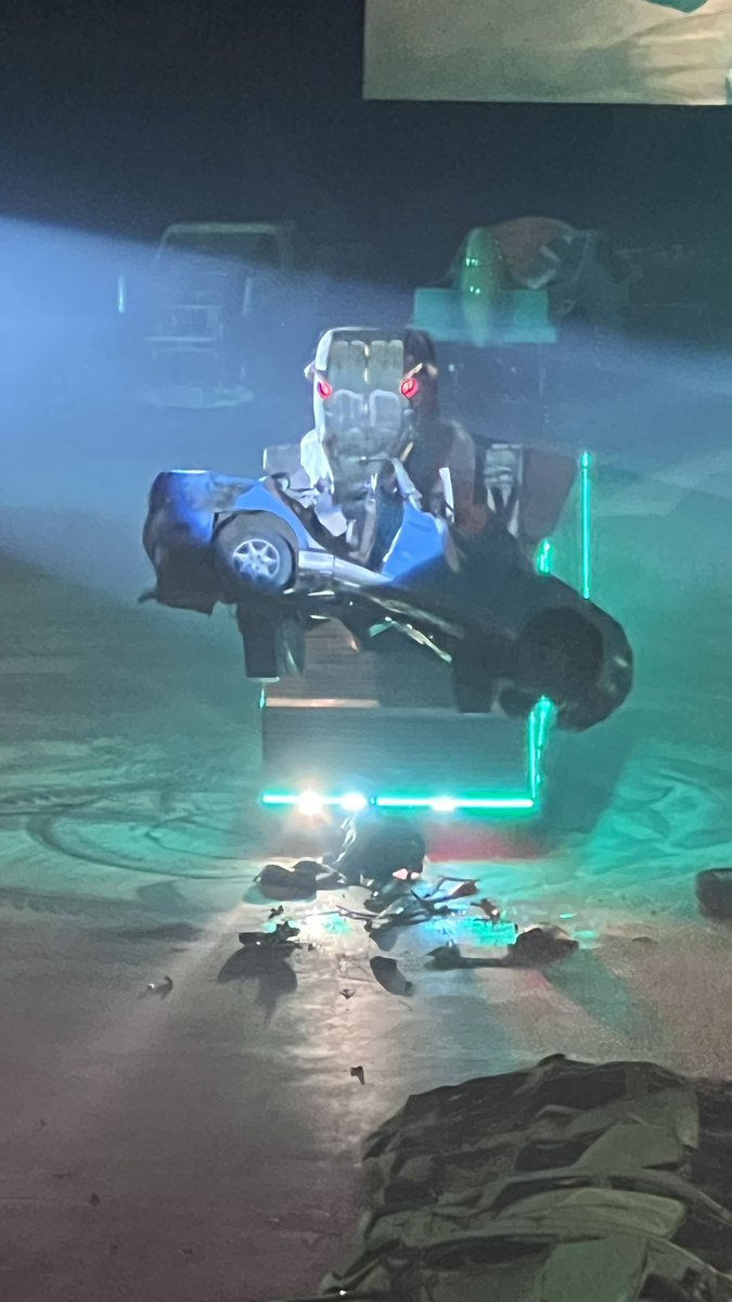 run_daddy_run88's tweet photo. WARNING DONT PARK OUTSIDE @MandSBankArena today mega Rex is on parking duty #cantparktheremate #hotwheelsmonstertruckslive @SmythsToysUK https://t.co/9S4uK7J7dV