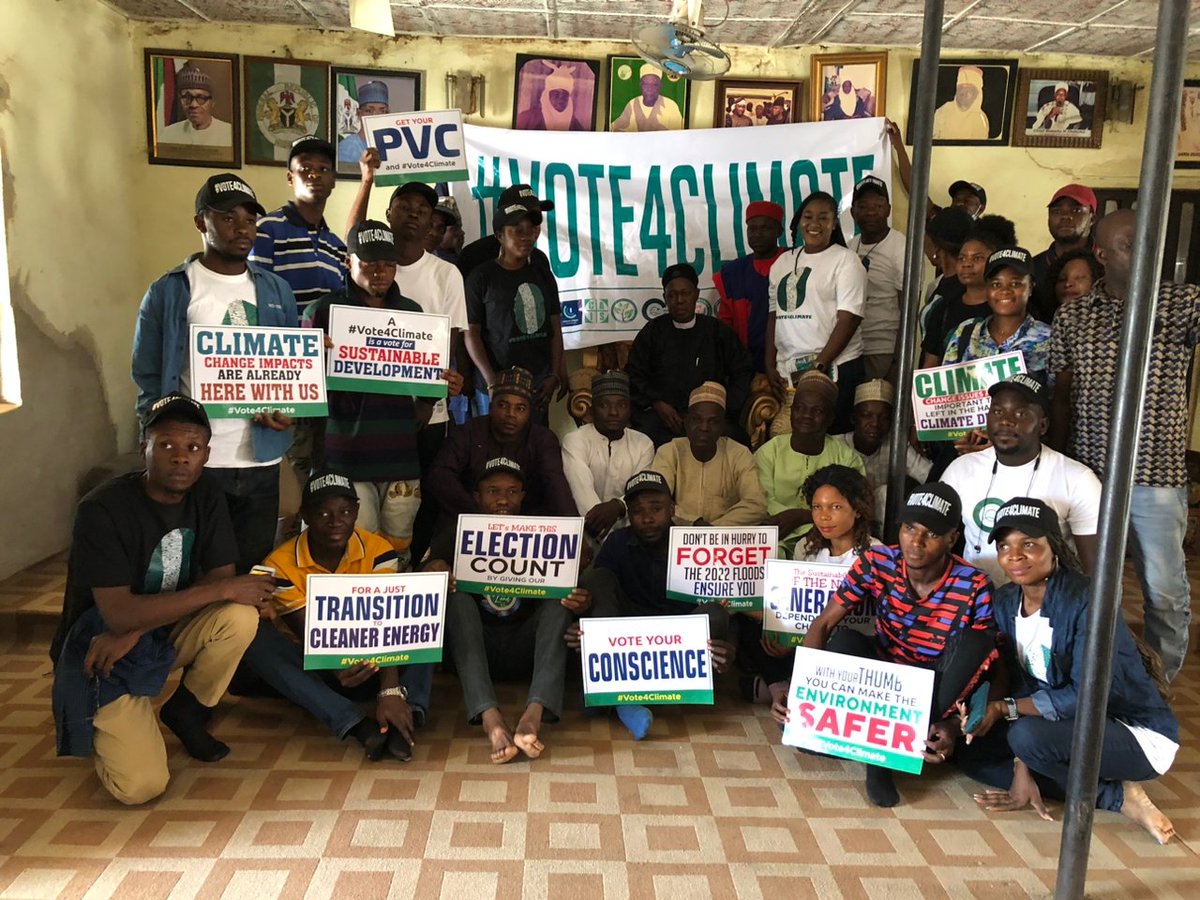 KajohLuper's tweet image. Happening now at masaka as GIFSEP present Climate risk reduction register at Hakimi's Palace. This is part of our efforts to sensitize the citizens about issues of climate change. These issues are already here with us. Get your PVC #Vote4Climate
#AfrikaVuka #Gifsep4Clmate