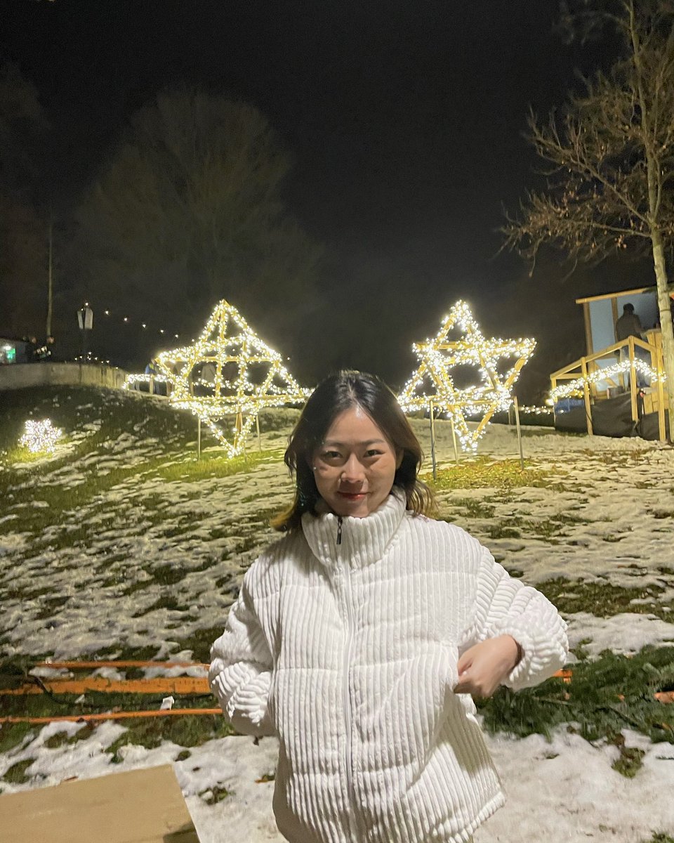 Dazz cam เป็นแอปกล้องฟิล์มที่ดีมาก เปลี่ยน mood รูปไปเลย จากกล้องสด ถ่ายกลางคืน ออกมาดูธรรมดาๆ