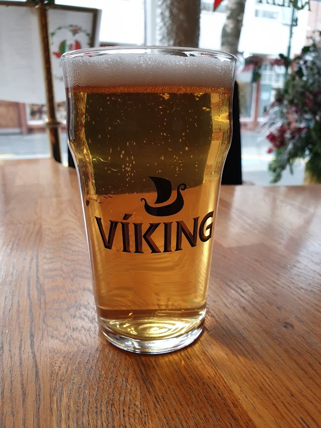 Ítalía Veitingahús; Laugavegur 11, 101 Reykjavík, Iceland; ★★★★☆ google.com/maps/search/?a…