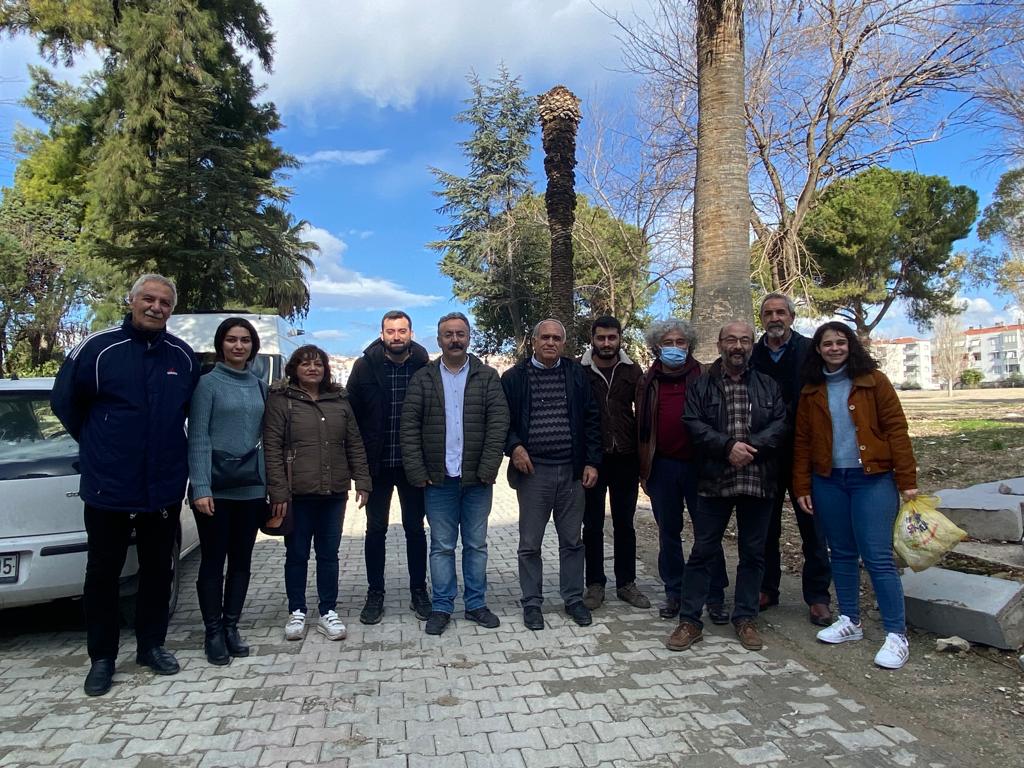 SolPartiBuca's tweet photo. Halk kamusal alan istiyor!
Buca Cezaevi alanını ranta açtırmayacağız⭐ https://t.co/ykue7Znc2W