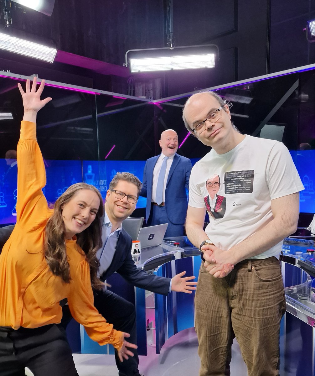 I dag må Magnus vinne med hvite brikker mot Richard Rapport. Da har han fortsatt en sjanse til å vinne turneringen! Følg spenningen på TV2 Sport 2 og TV2Play fra 14.00. 🥳🥳

#sjakk #2sjakk